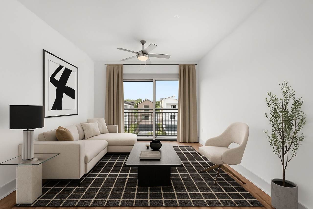 542 Southgate Ave - Photo 1