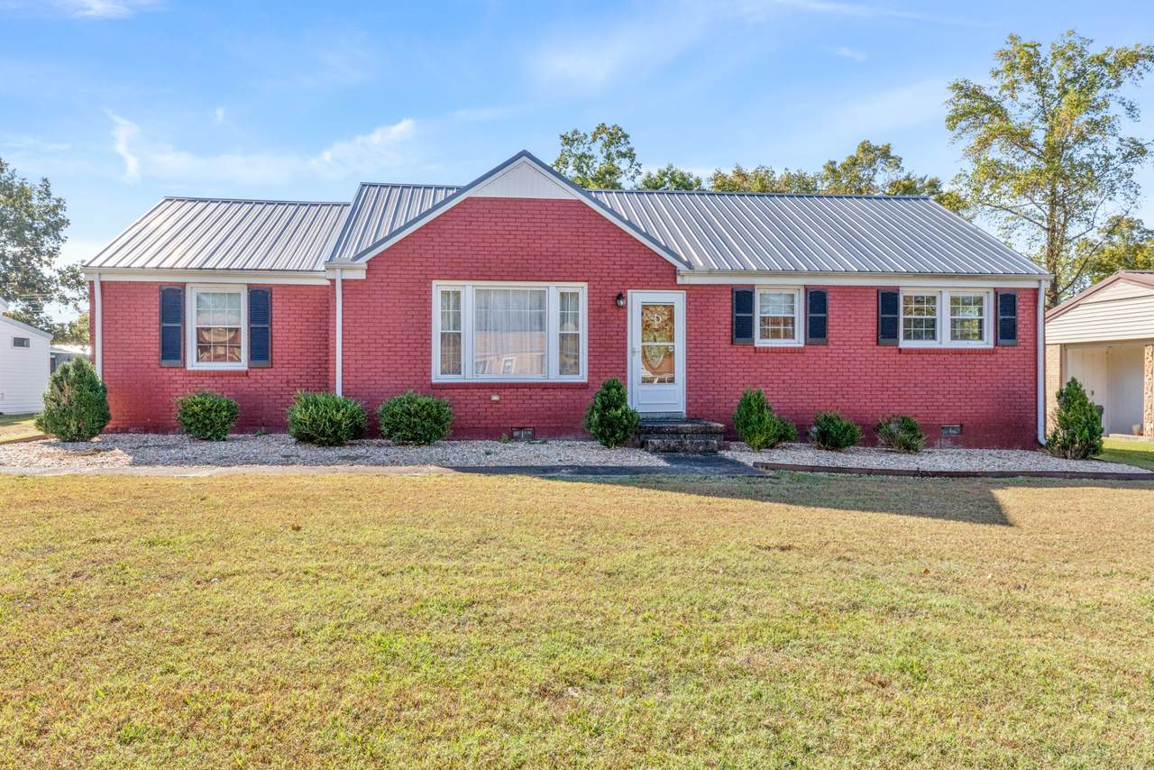 418 Carman Ave - Photo 1