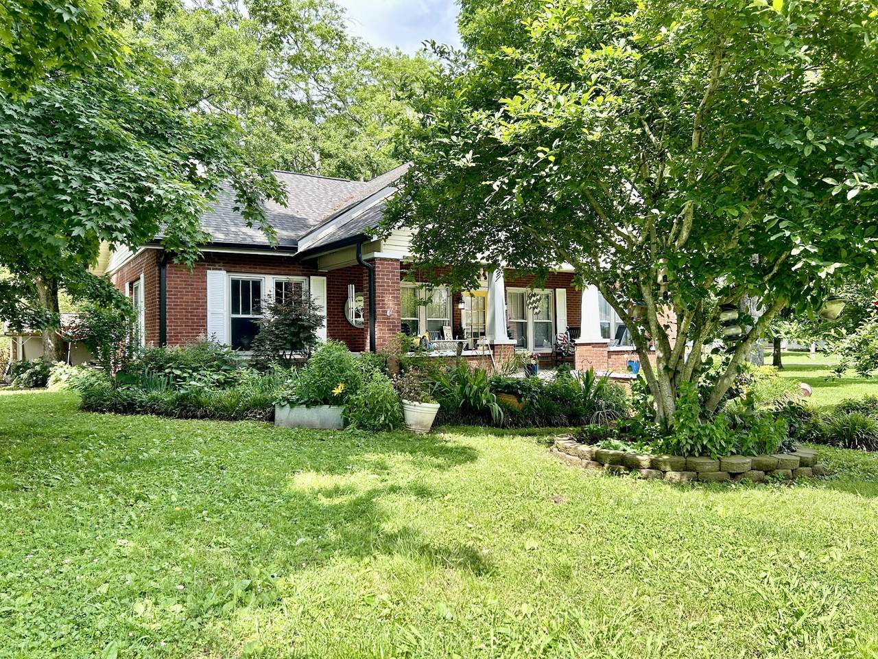 395 Market St - Photo 1