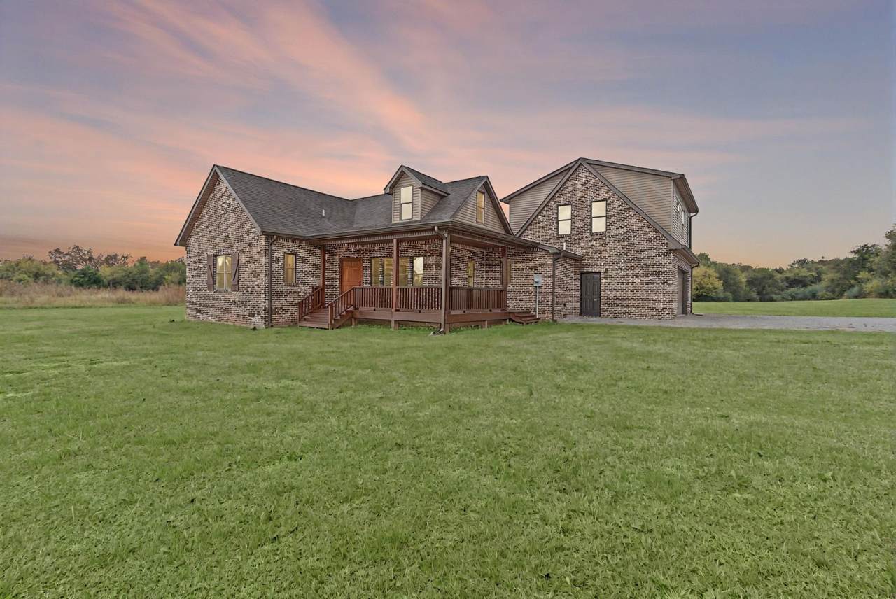 28 Henderson Rd - Photo 1