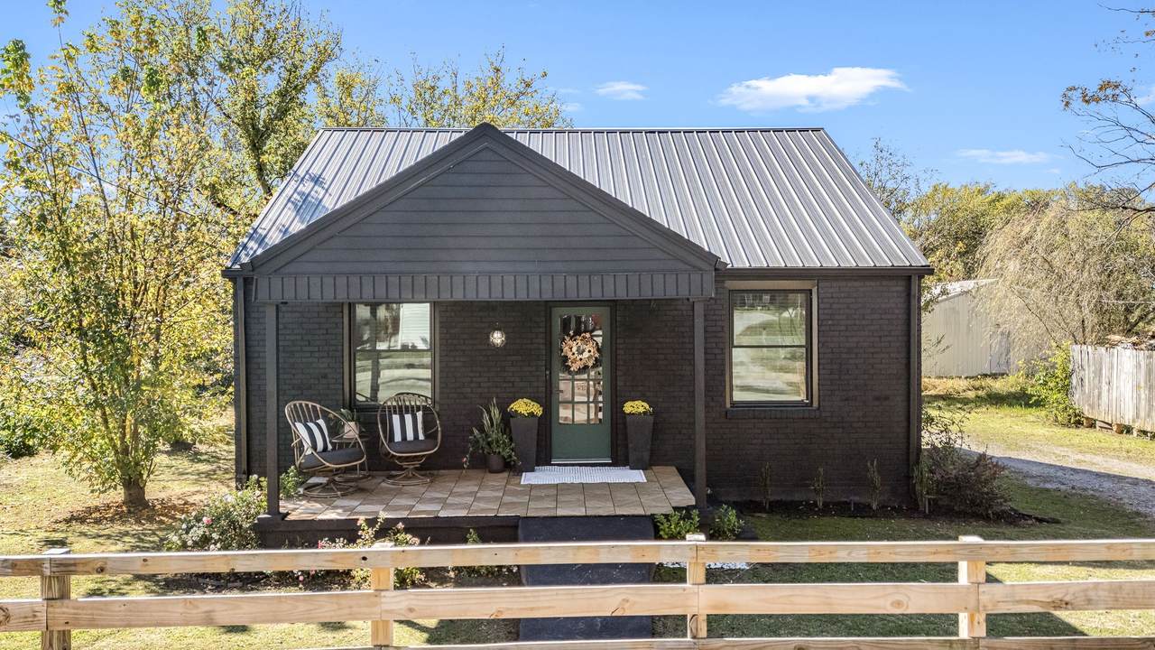 53 Re Davenport Ave - Photo 1