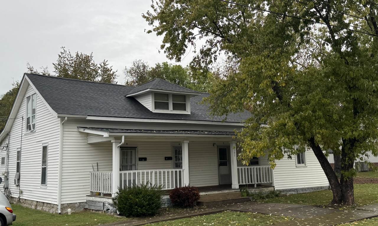 303 Jefferson Ave - Photo 1
