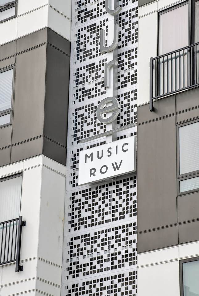 1010 16th Ave - Photo 1