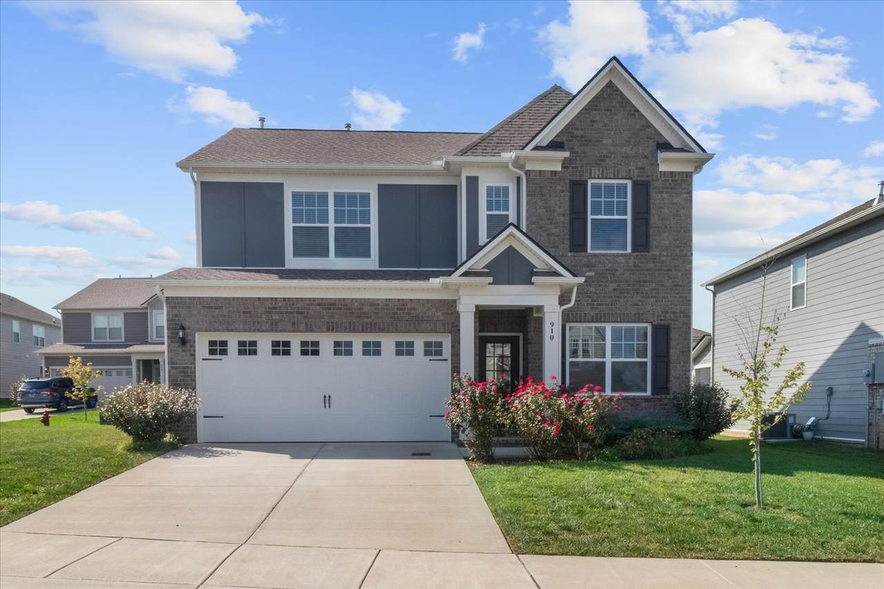 910 Sassafras Ct - Photo 1