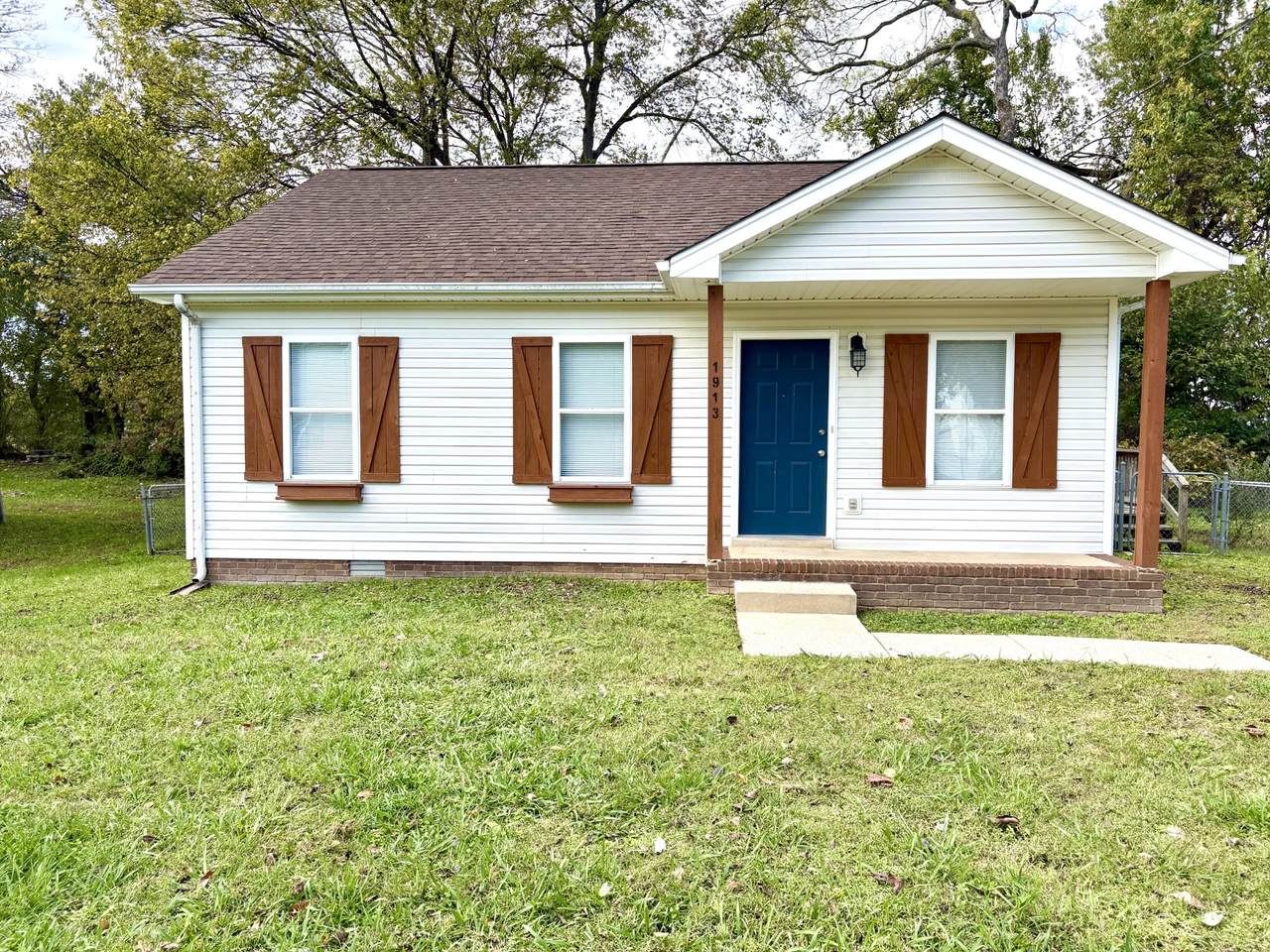 1913 Timberline Cir - Photo 1