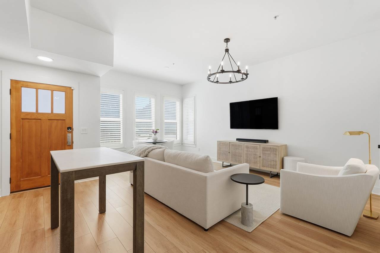 520 Madison St - Photo 1