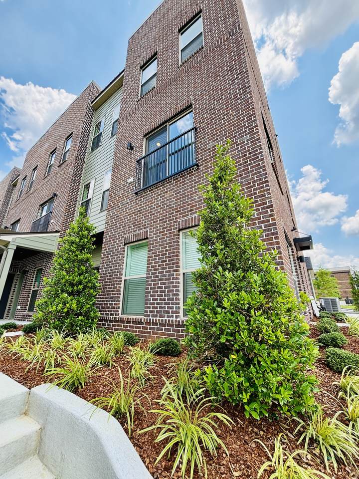 351 Wellows Chase - Photo 1