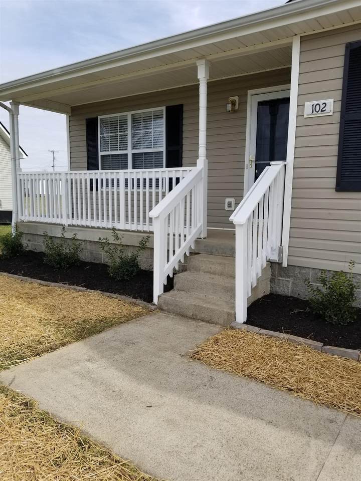 102 Josephines Ct - Photo 1