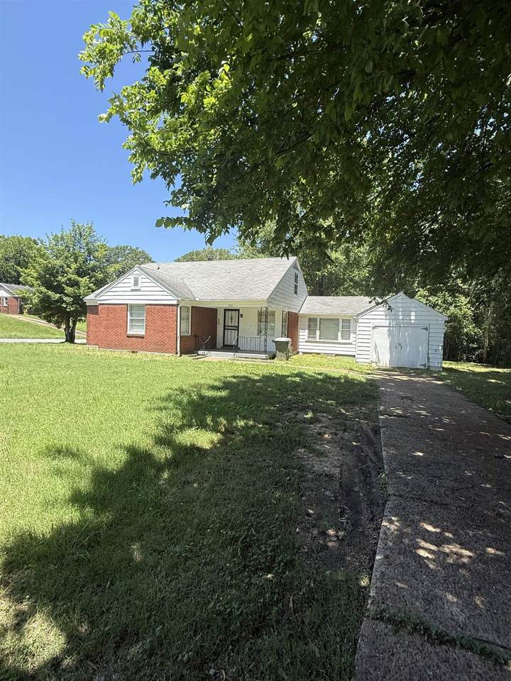 1700 Warner Ave - Photo 1