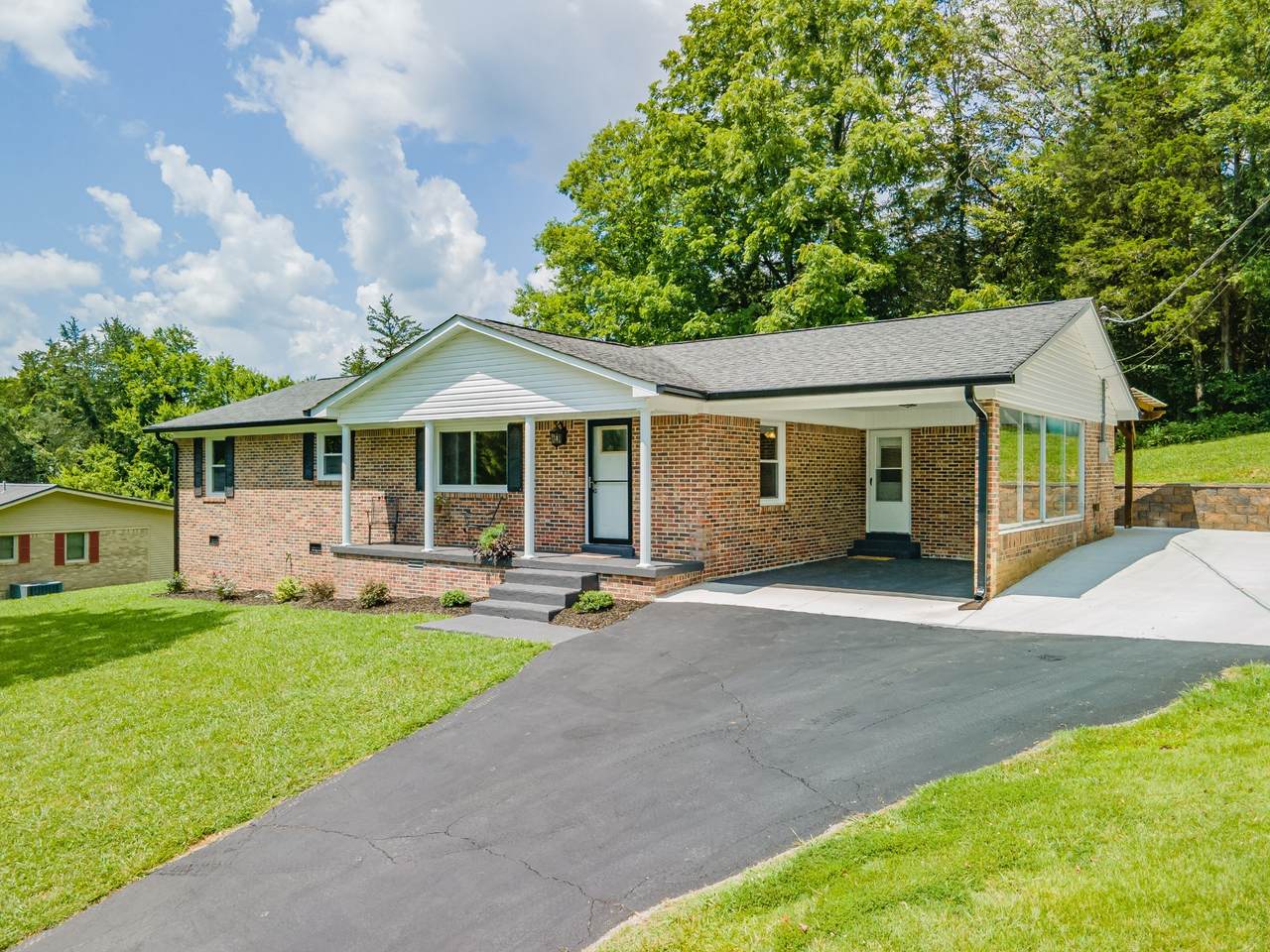 308 Longview Dr - Photo 1