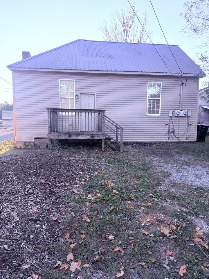 2505 Old Greenbrier Pike - Photo 1