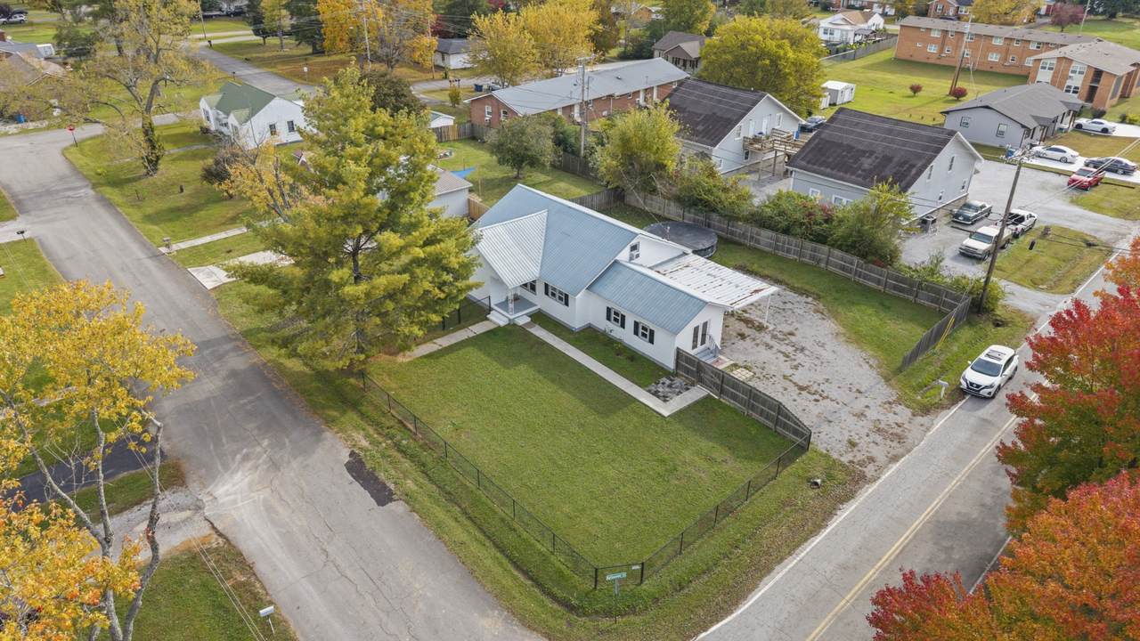 605 Johnson St - Photo 1