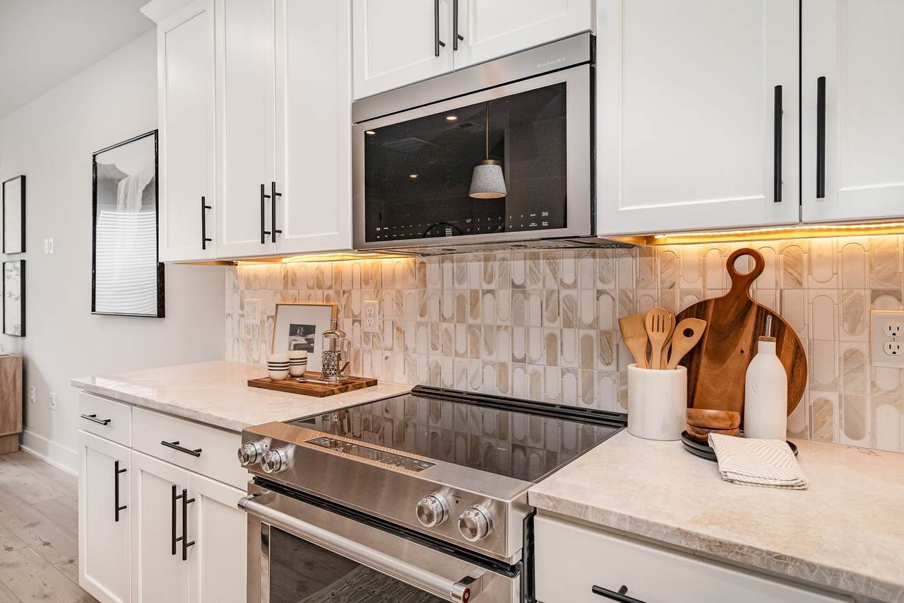 826 42nd Ave - Photo 1