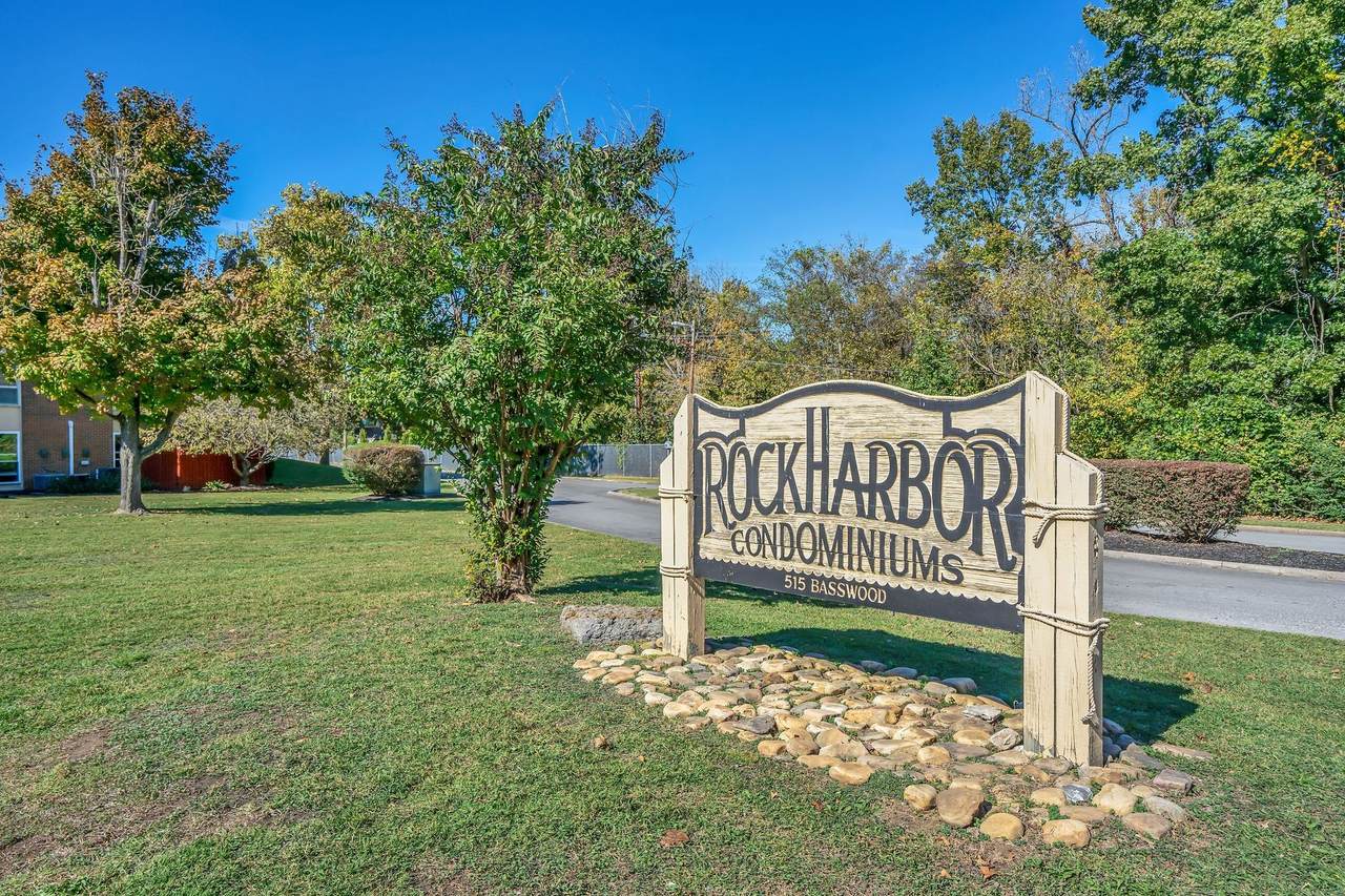 515 Basswood Ave - Photo 1