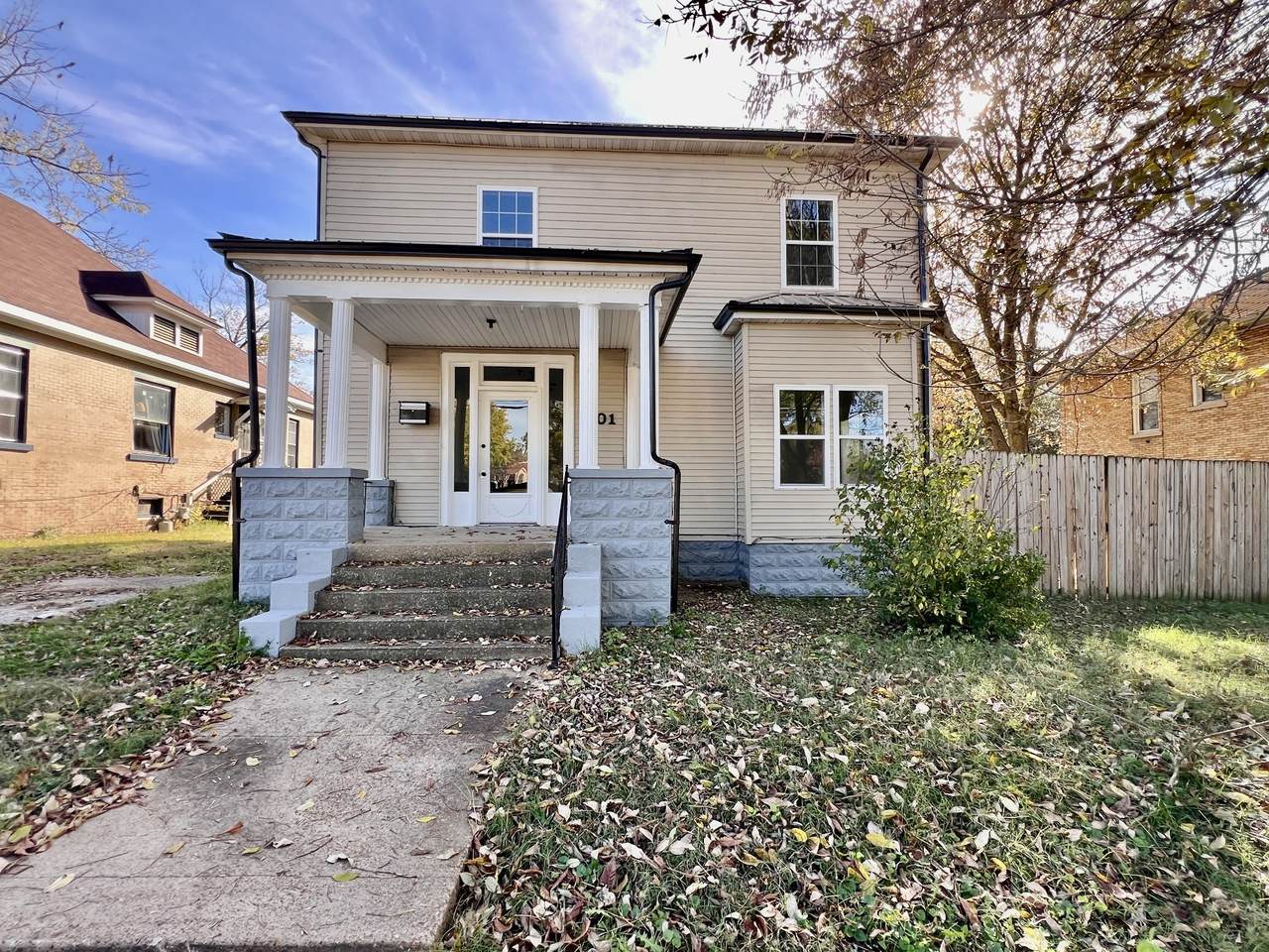 501 Wood St - Photo 1