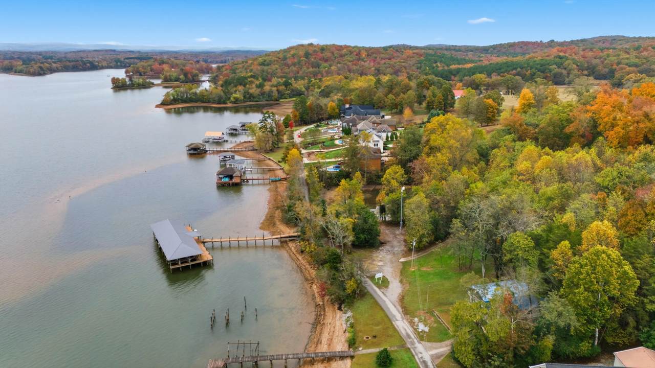6352 Lynn Road - Photo 1