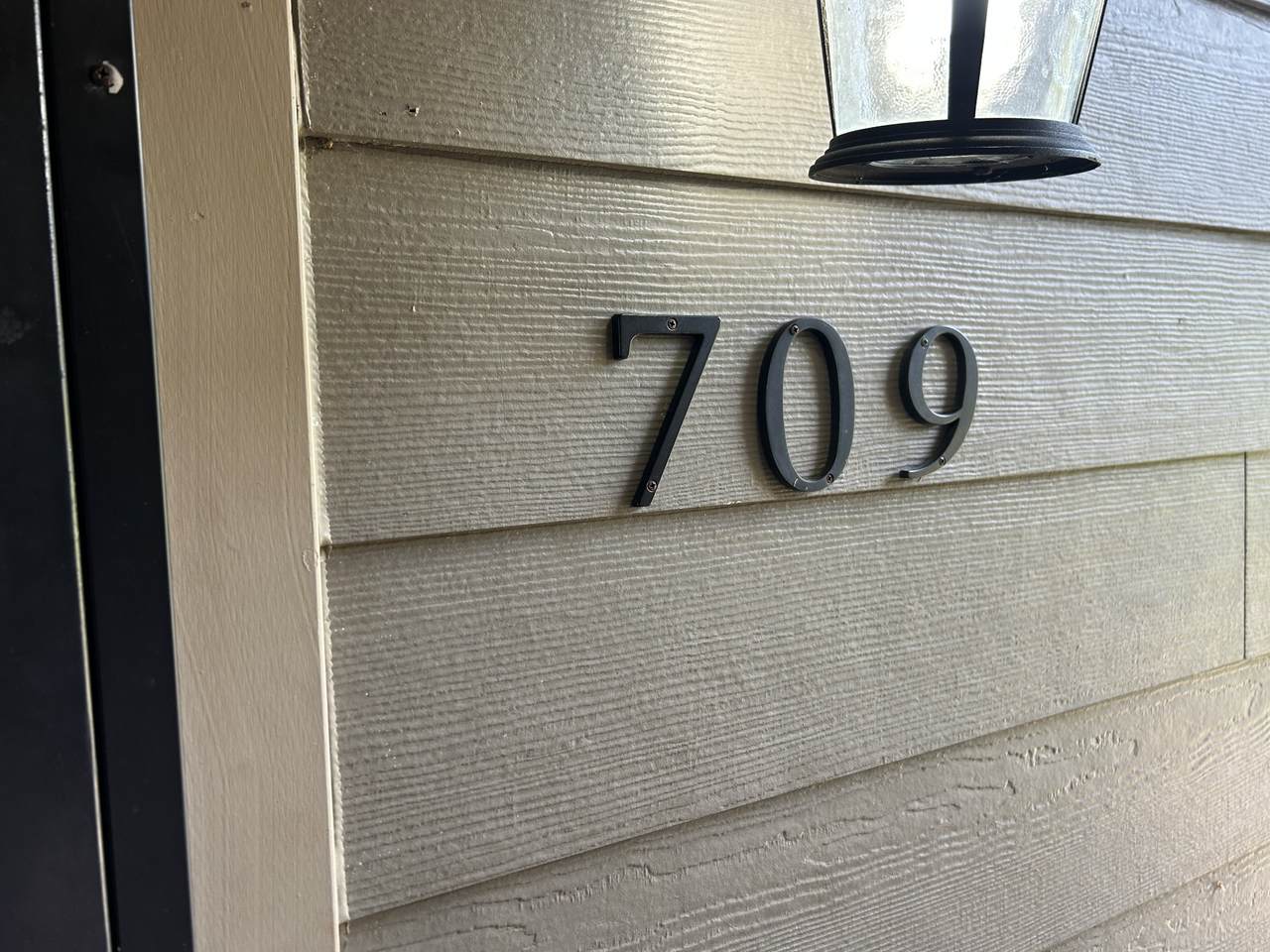 709 Ashlawn Pl - Photo 1