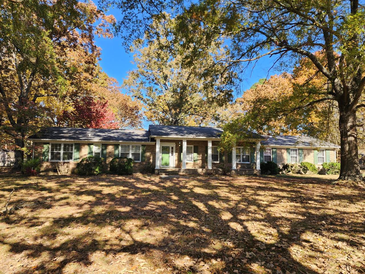 303 Twelve Oaks Rd - Photo 1