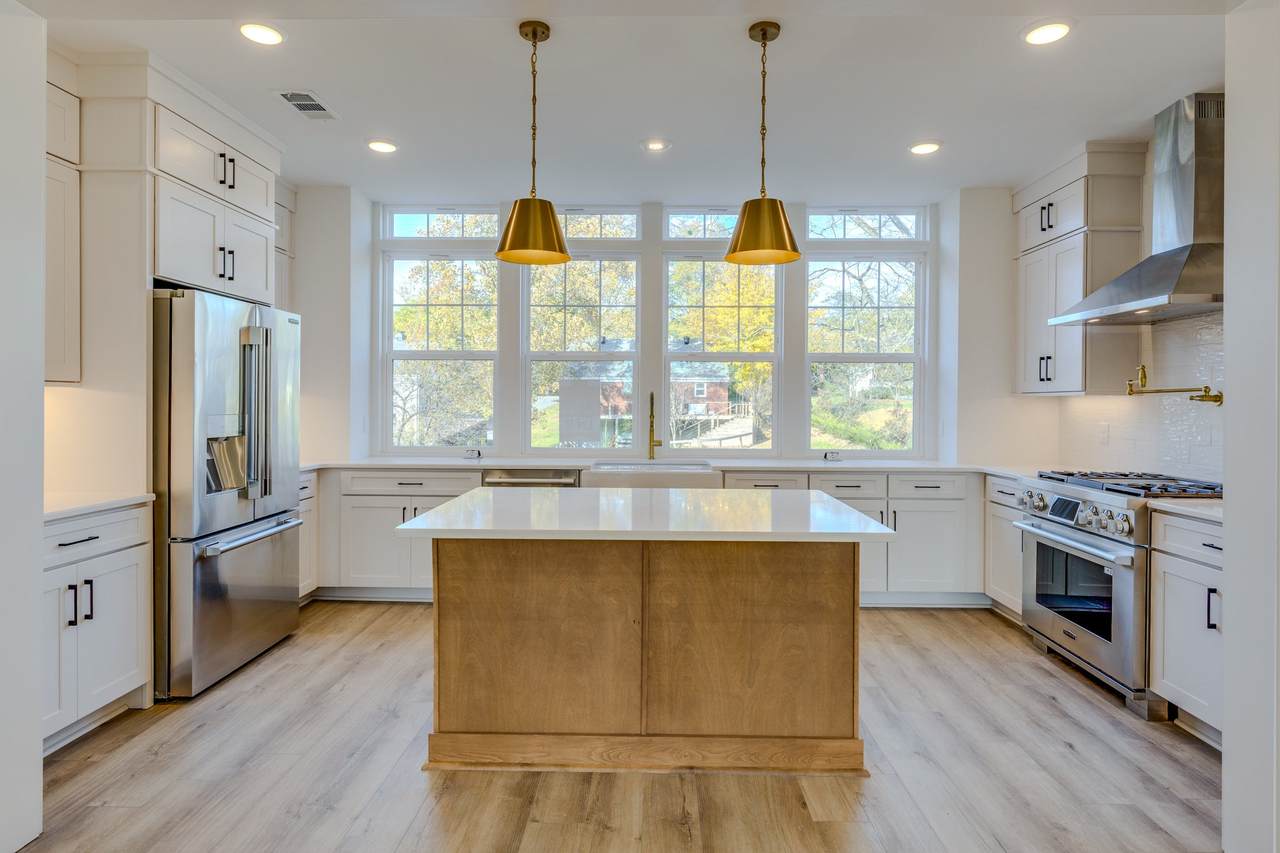 205 Daydreamer Ln - Photo 1