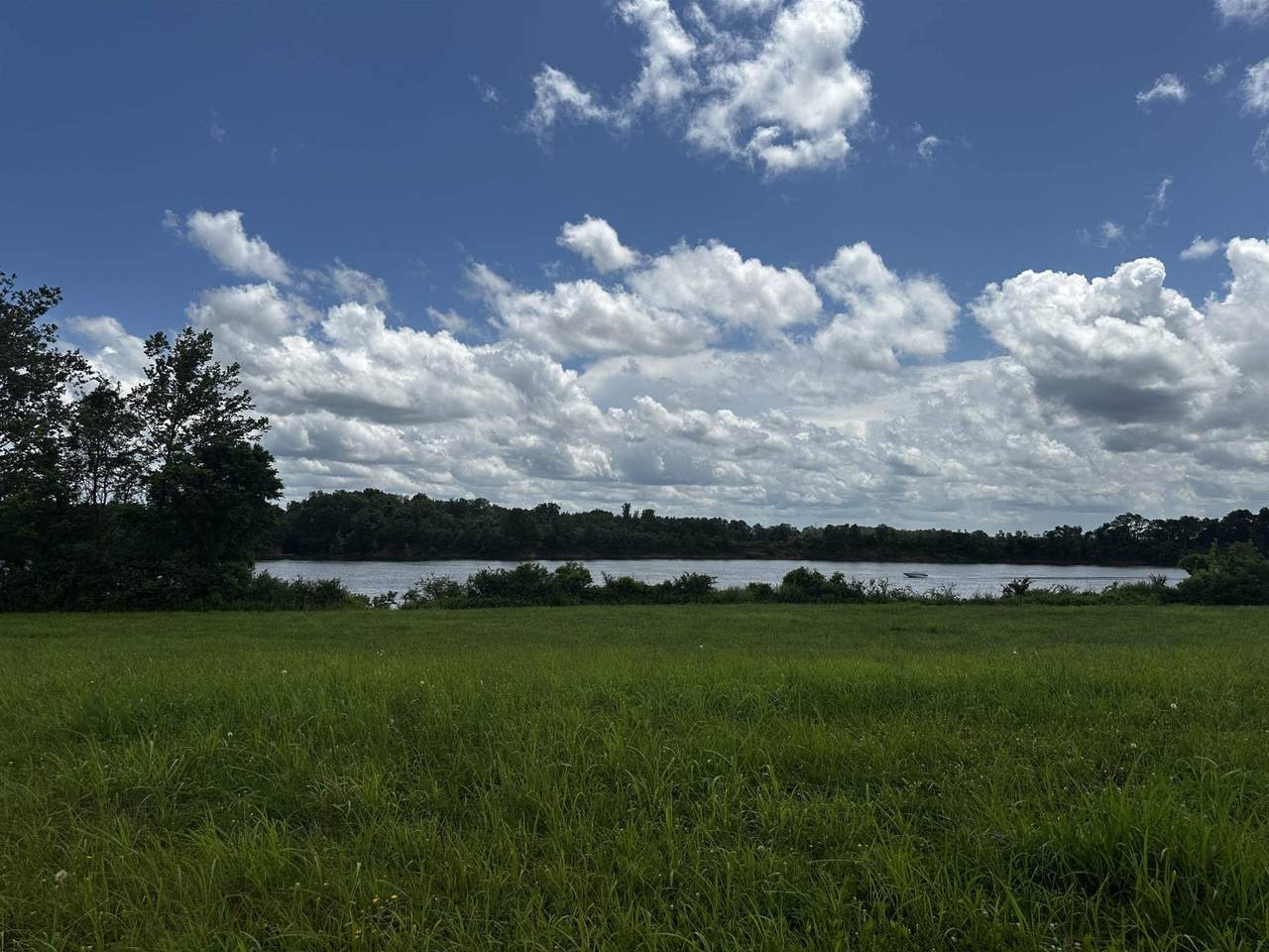 https://bt-photos.global.ssl.fastly.net/nashville/1280_boomver_1_RTC3043271-1.jpg
