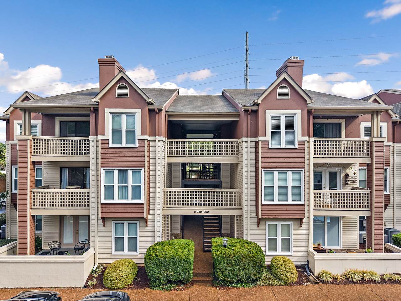 259 Hillsboro Pl - Photo 1