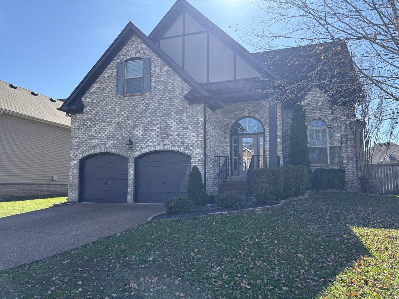 1073 Golf View Way - Photo 1