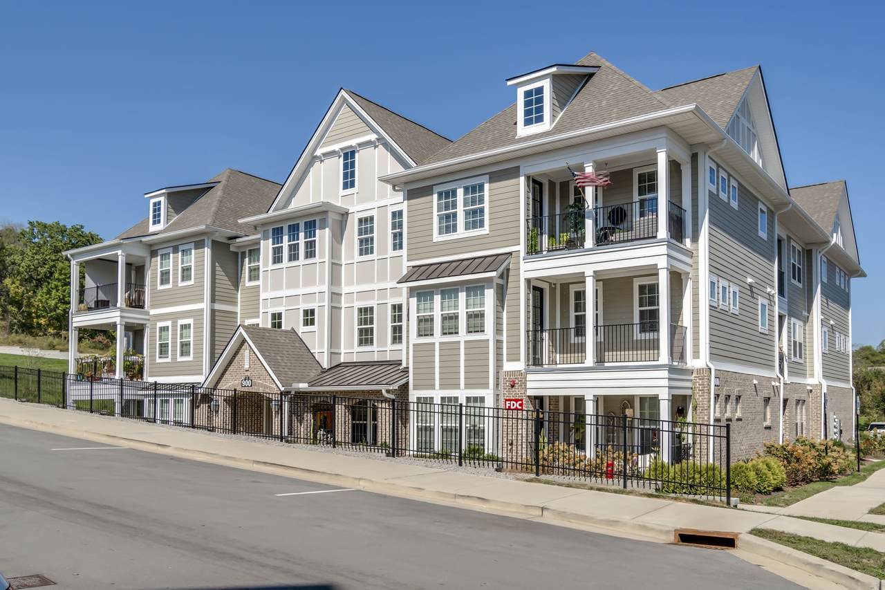 900 Vintage Green Ln - Photo 1