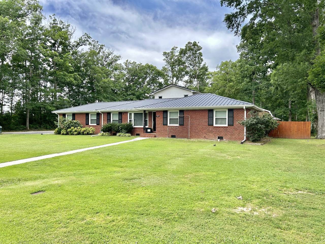 https://bt-photos.global.ssl.fastly.net/nashville/1280_boomver_1_RTC3045952-1.jpg