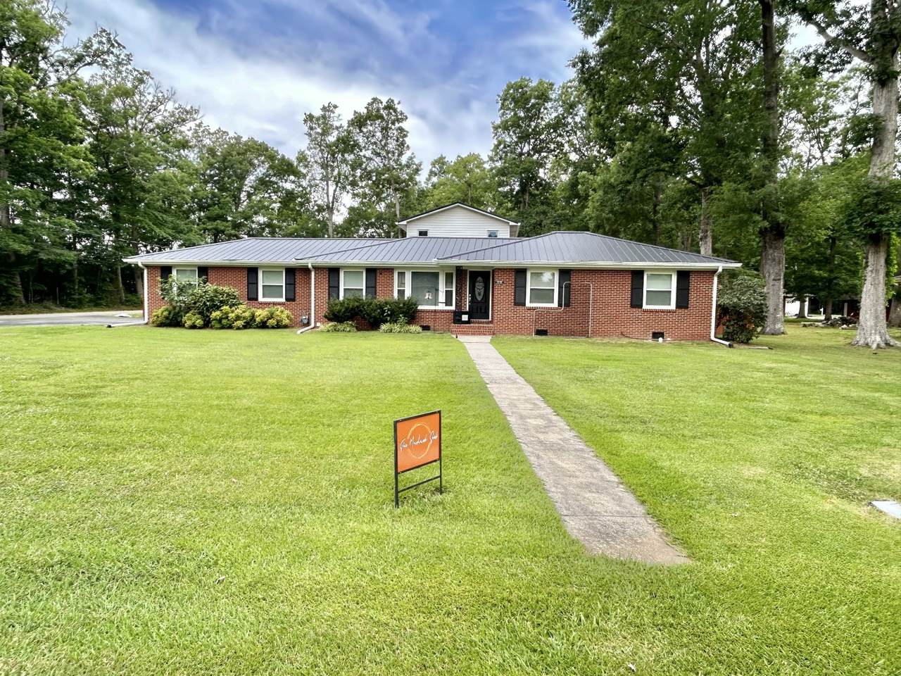 https://bt-photos.global.ssl.fastly.net/nashville/1280_boomver_1_RTC3045952-1.jpg