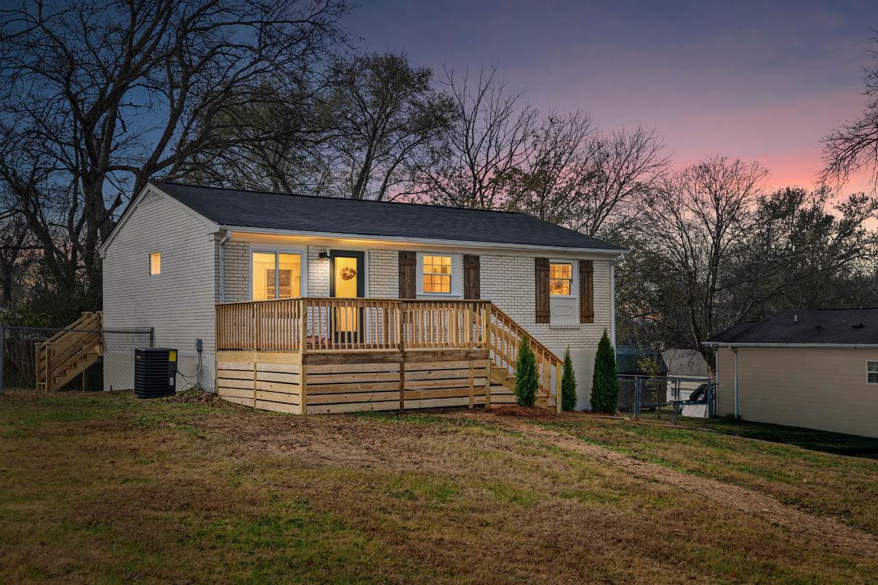 207 Sunset Blvd - Photo 1