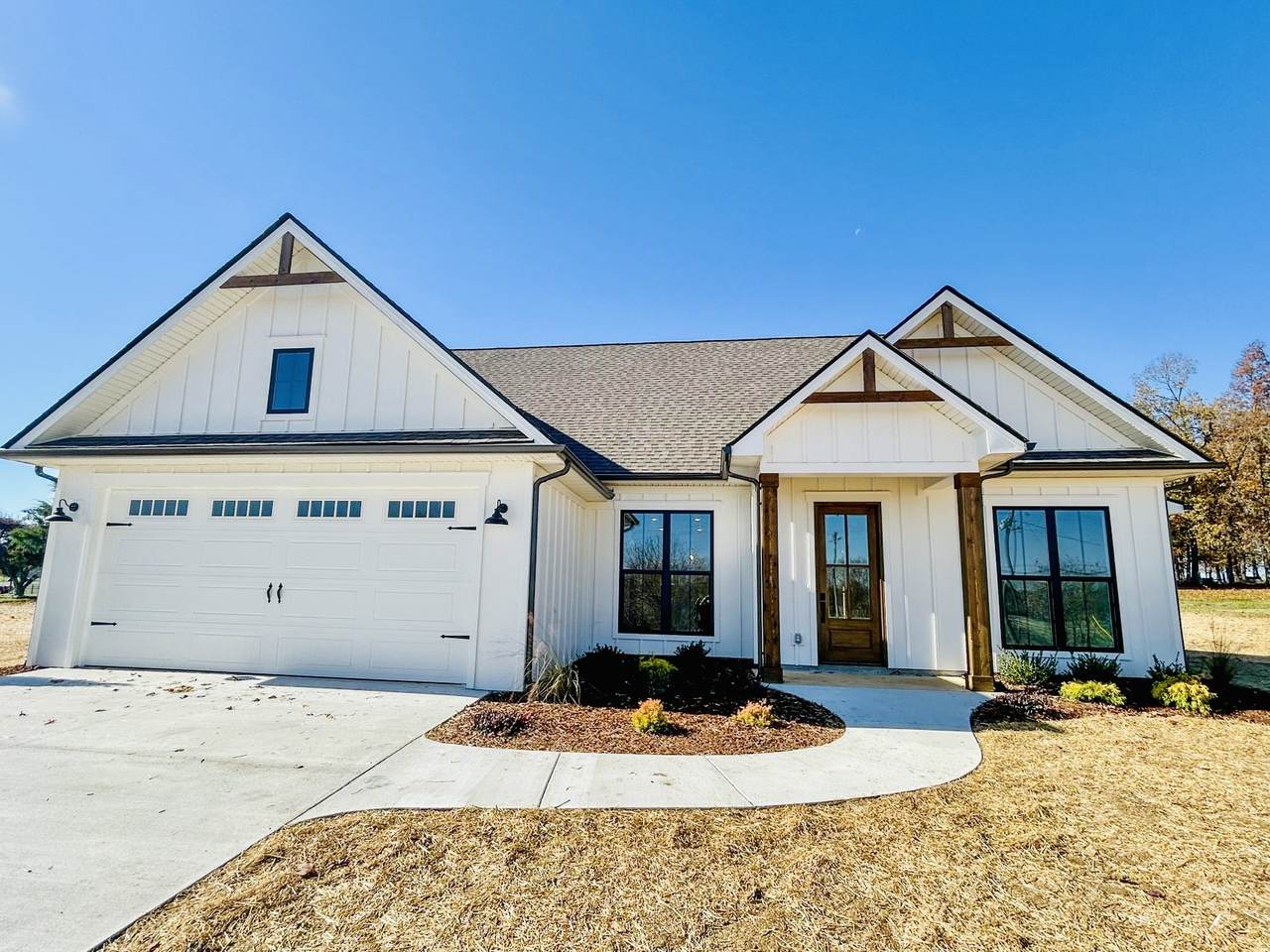 977 Hoodoo Rd - Photo 1