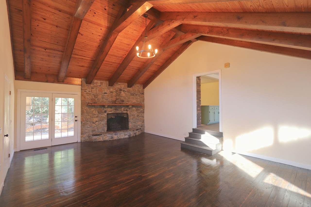 220 Peytons Creek Rd - Photo 1