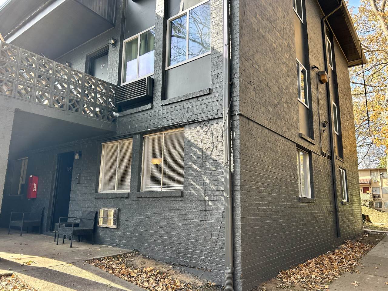 550 Harding Pl - Photo 1