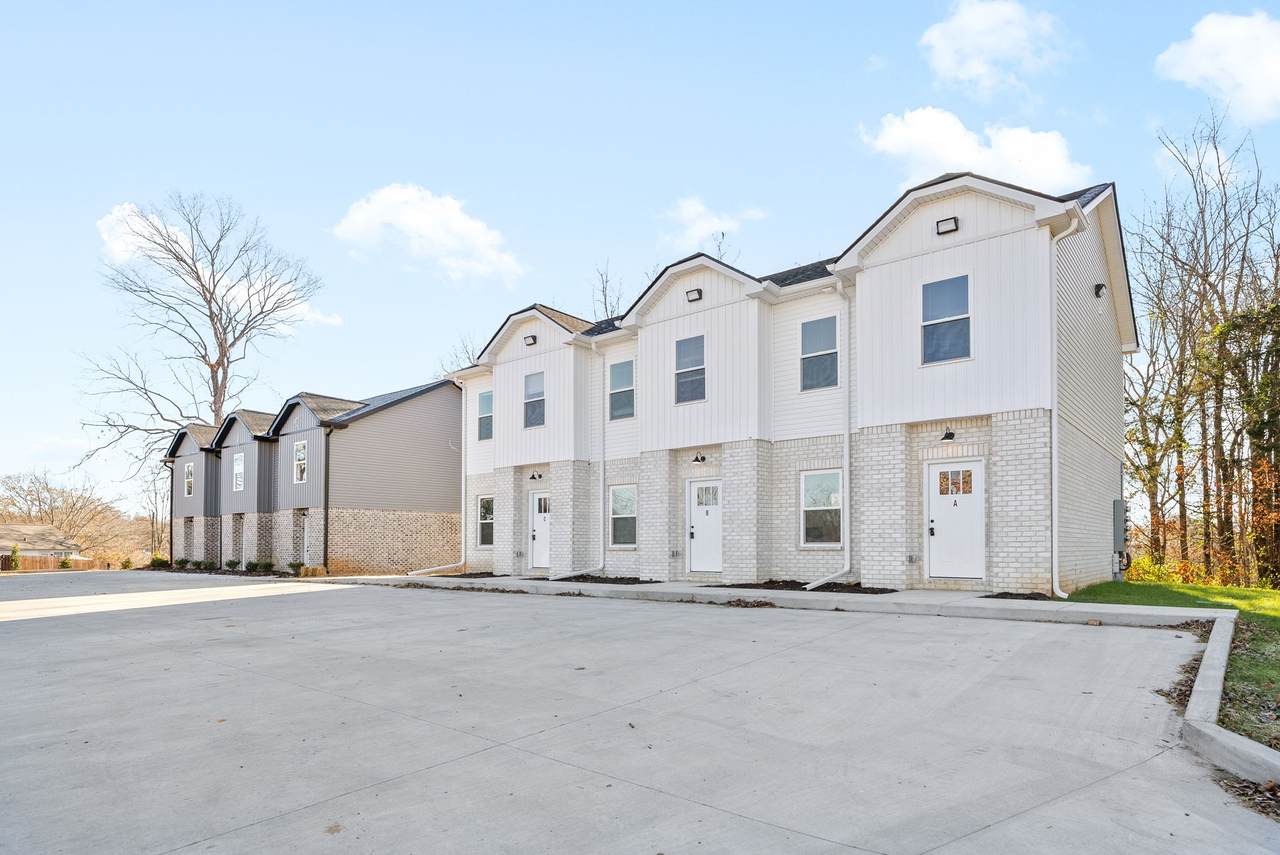 1660 Golf Club Ln - Photo 1