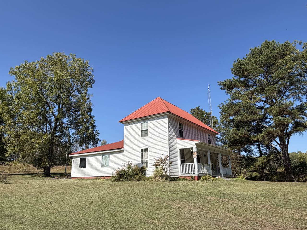 611 Tumbling Creek Rd - Photo 1