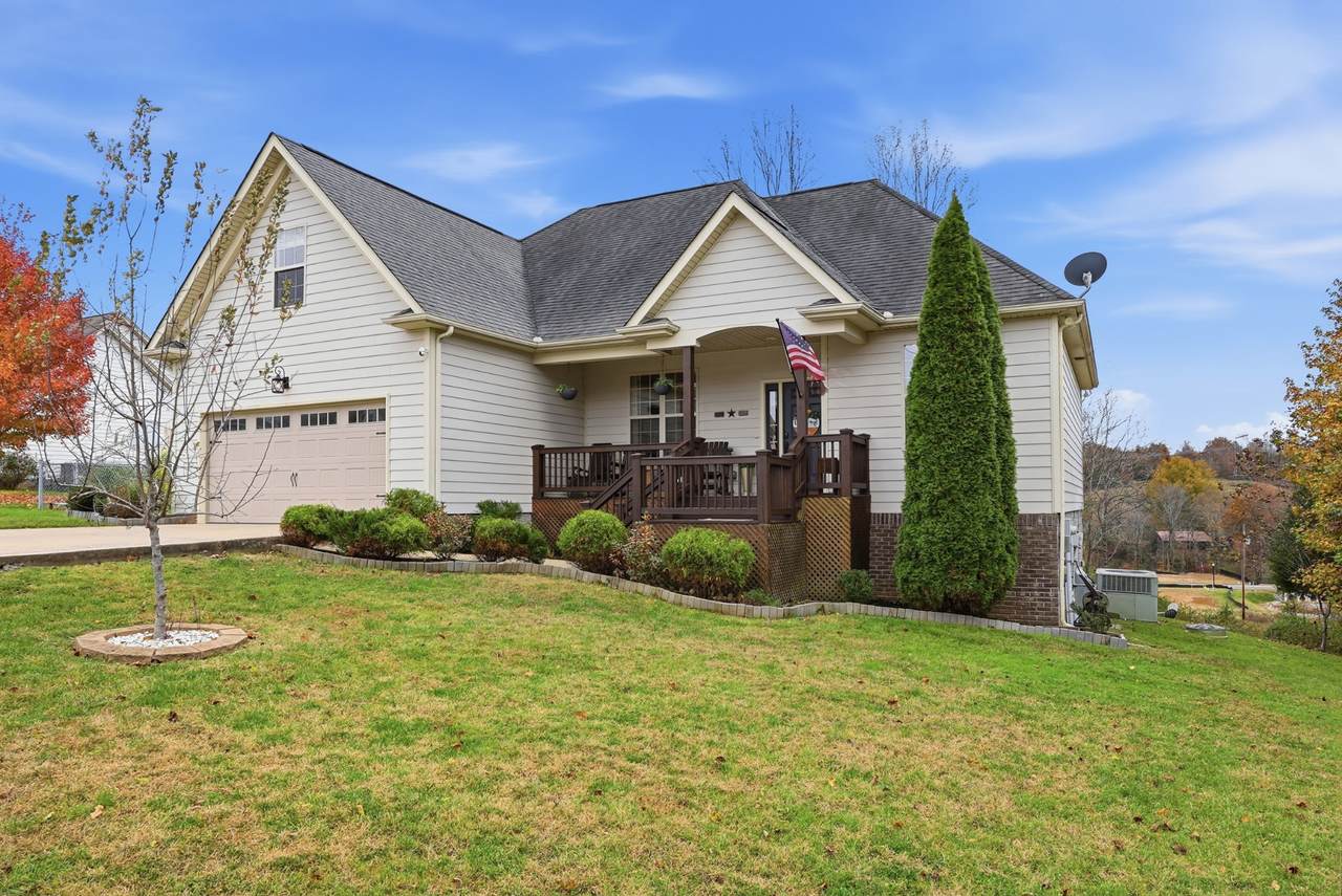 205 Stephen St - Photo 1