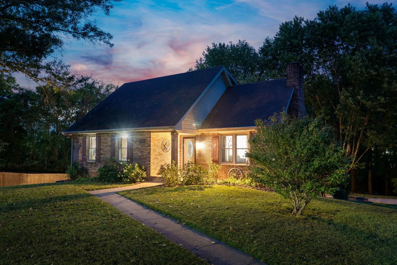 540 Westwood Dr - Photo 1