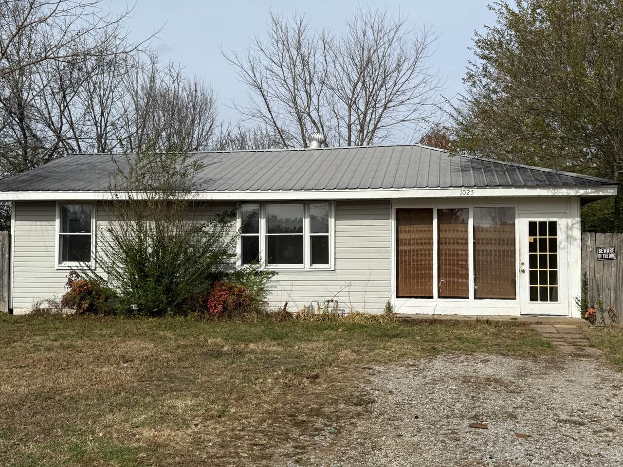 1025 Smith Ave - Photo 1