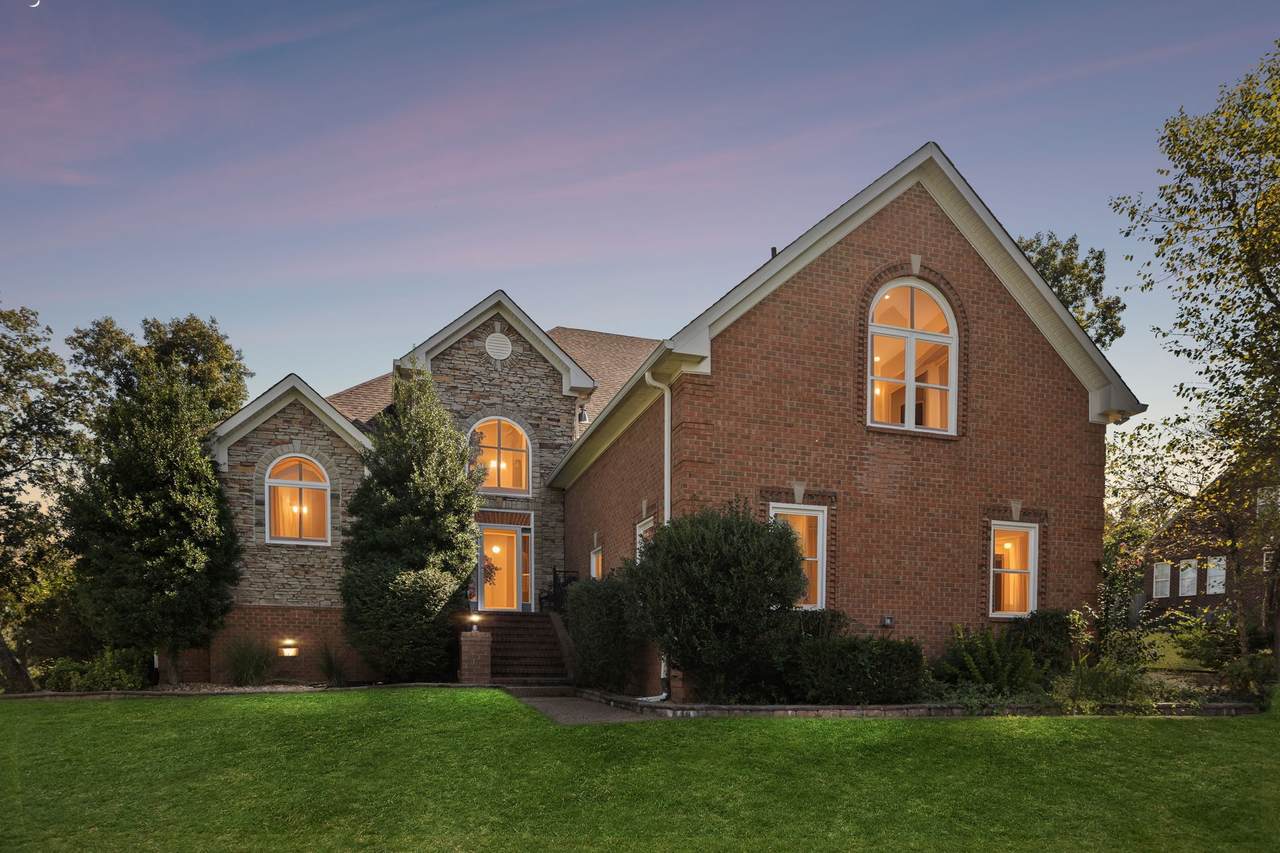 413 Stockbridge Way - Photo 1