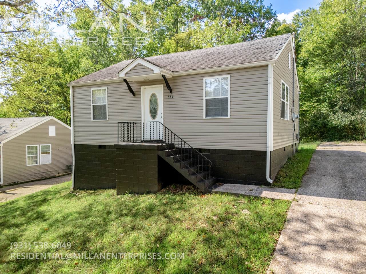 854 E Happy Hollow Dr - Photo 1