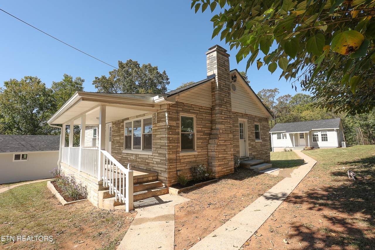 800 E 1st Ave - Photo 1