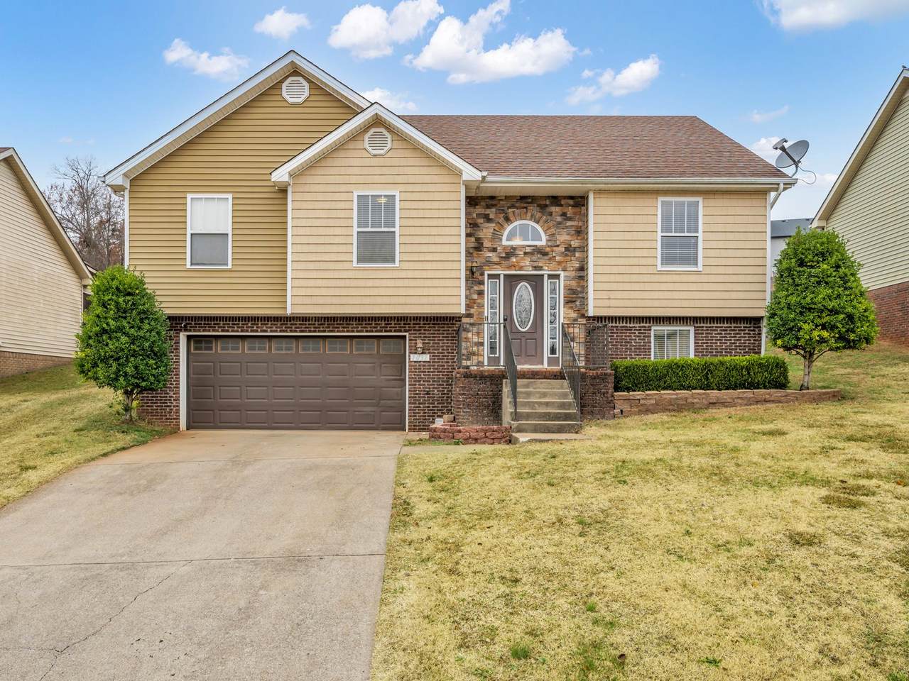 1037 Ishee Dr - Photo 1