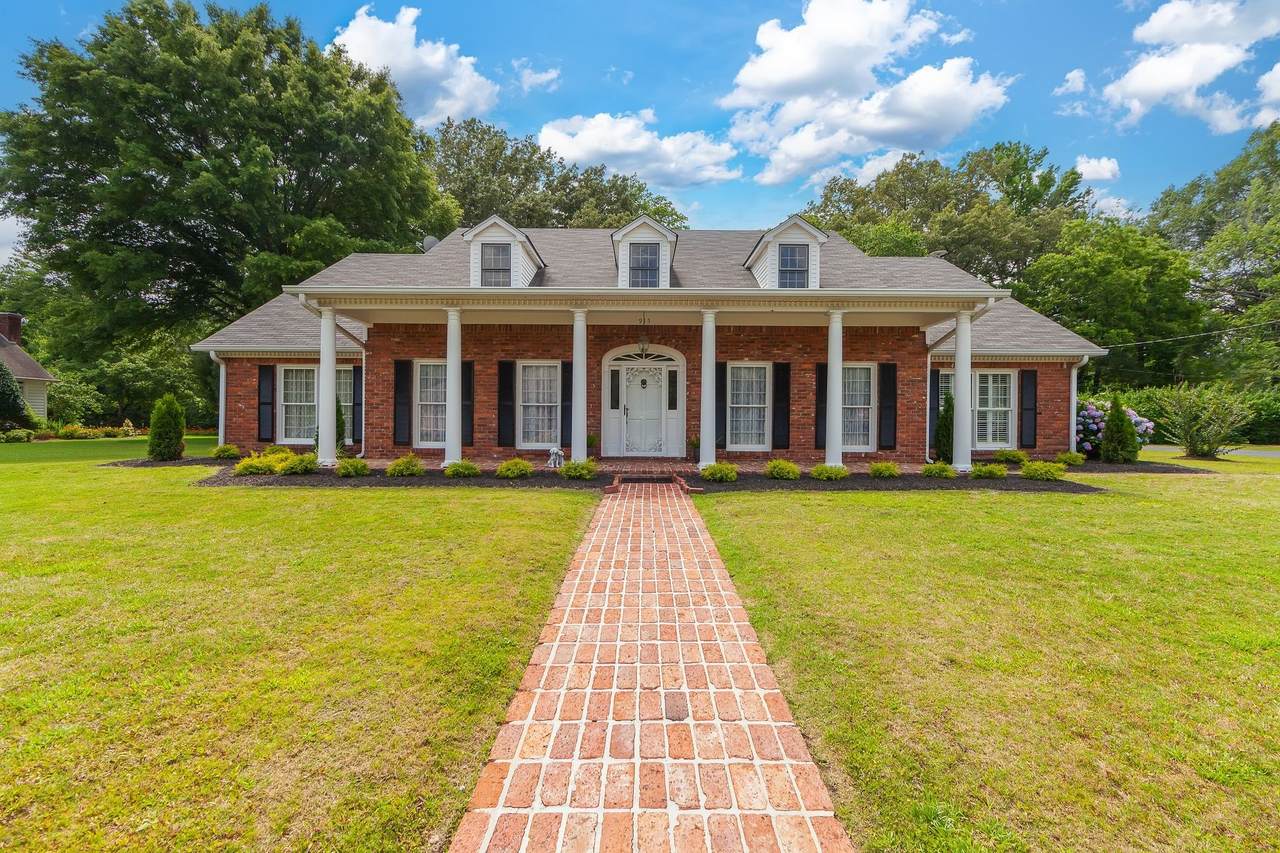 915 Lee Avenue - Photo 1