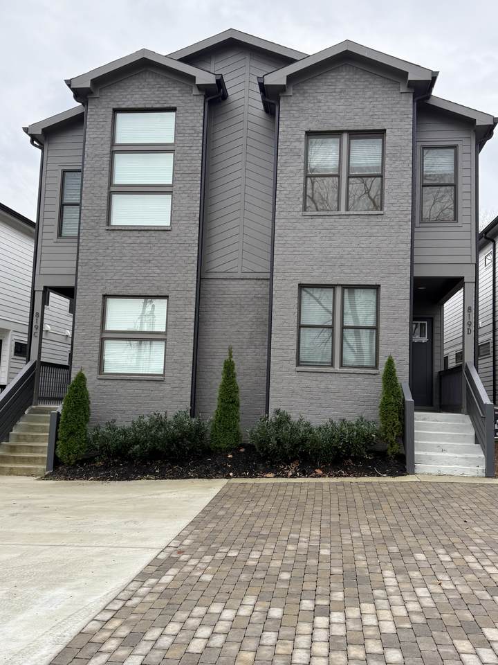 819D Watts Ln - Photo 1