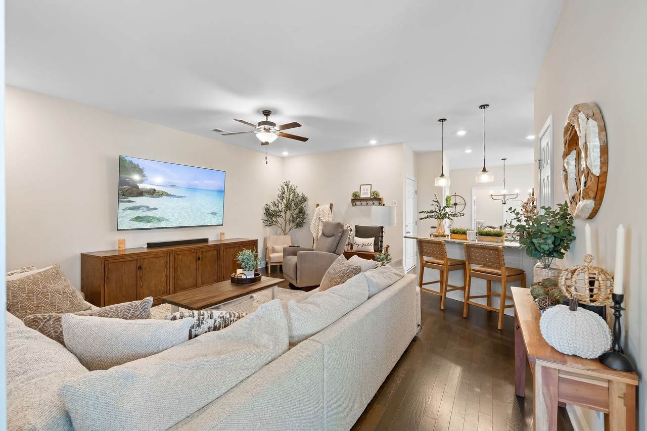 722 Hahn Ct - Photo 1