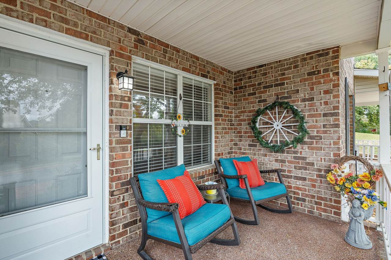 104 Pepper Ridge Cir - Photo 1