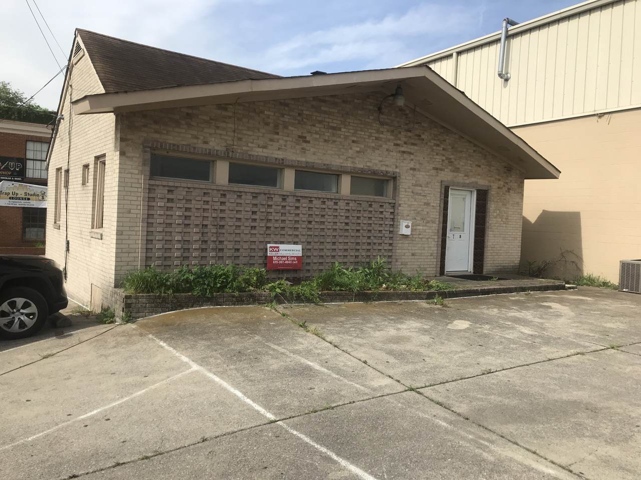 711 Hill Ave - Photo 1
