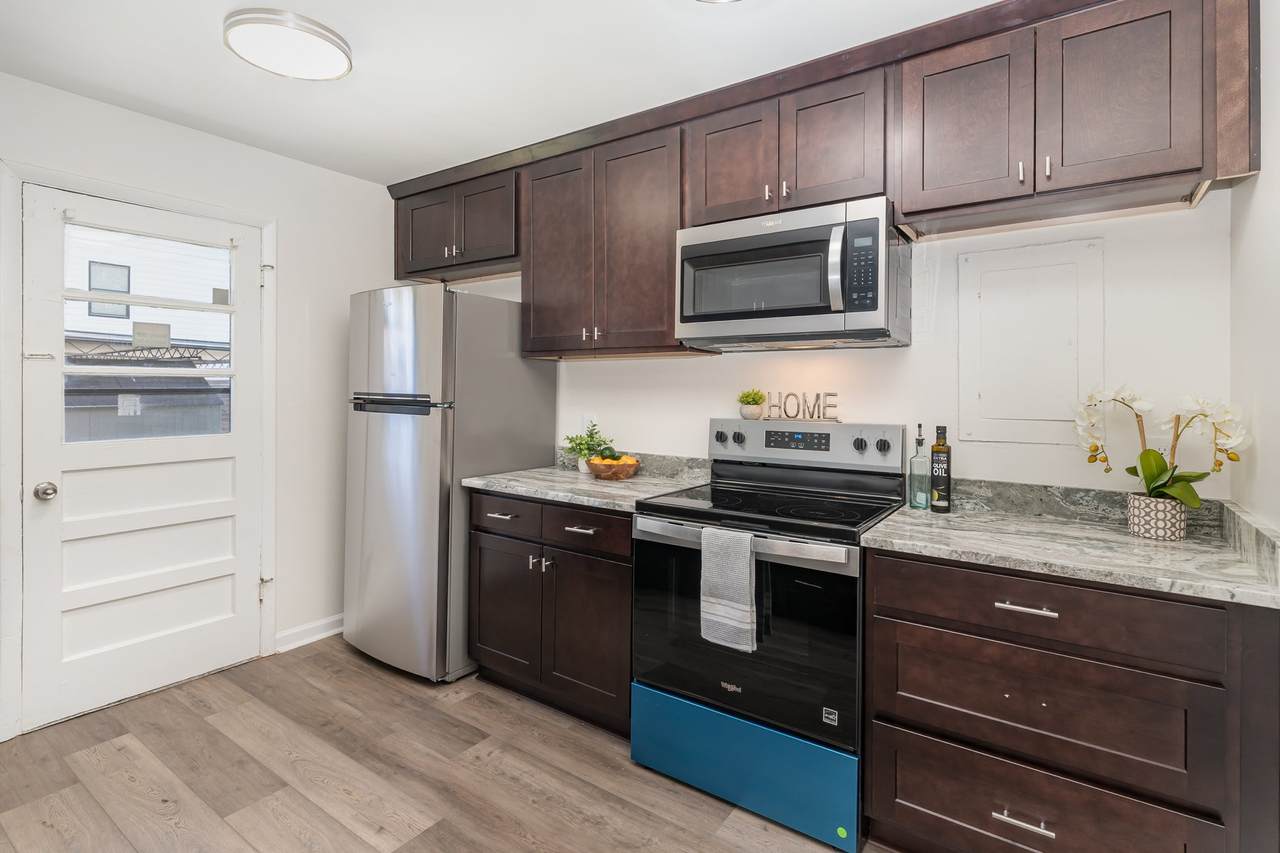 1911 Herman St - Photo 1