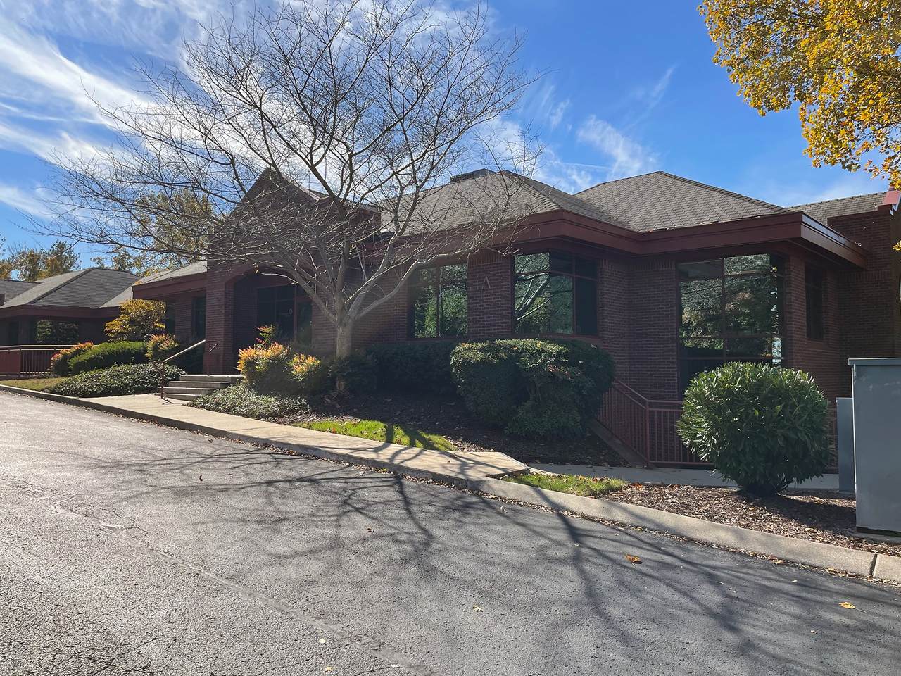 213 Overlook Cir - Photo 1