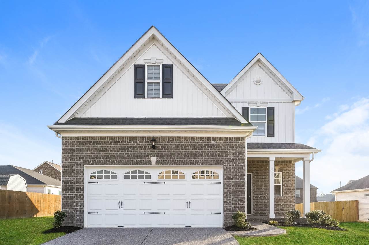 1009 Ellington Dr - Photo 1